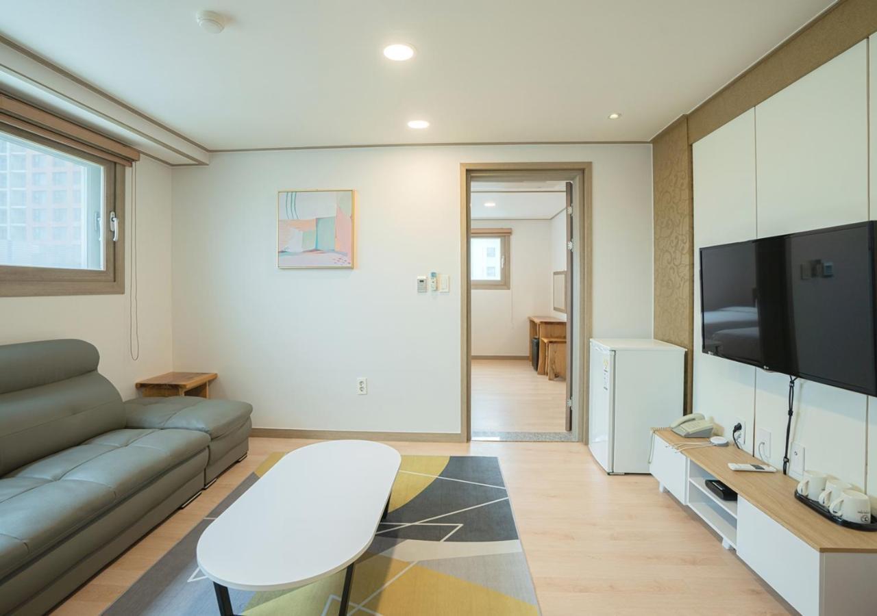ג'גו J2 Family Hotel מראה חיצוני תמונה